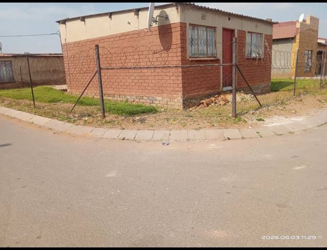 1 BEDROOM HOUSE FOR SALE IN TSAKANE